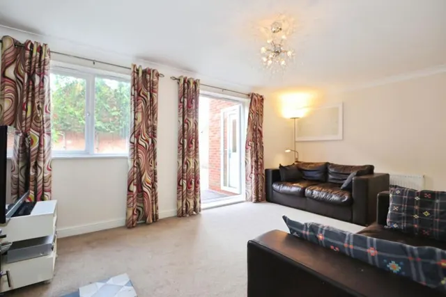 Drew Court, Ashby-De-La-Zouch, LE65, photo 3