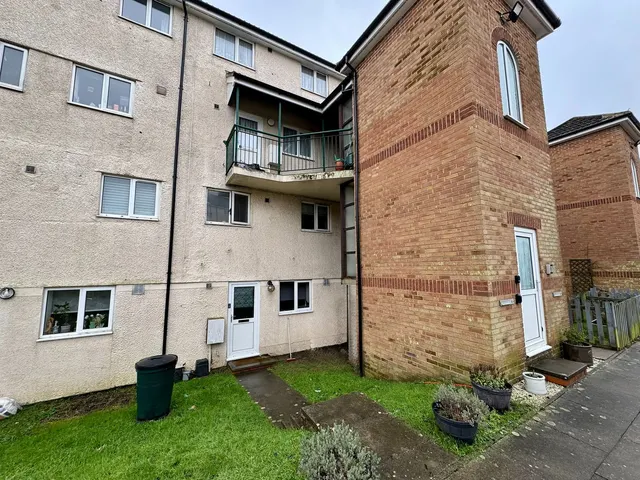 Goldings Court, Kennington, TN24, photo 1
