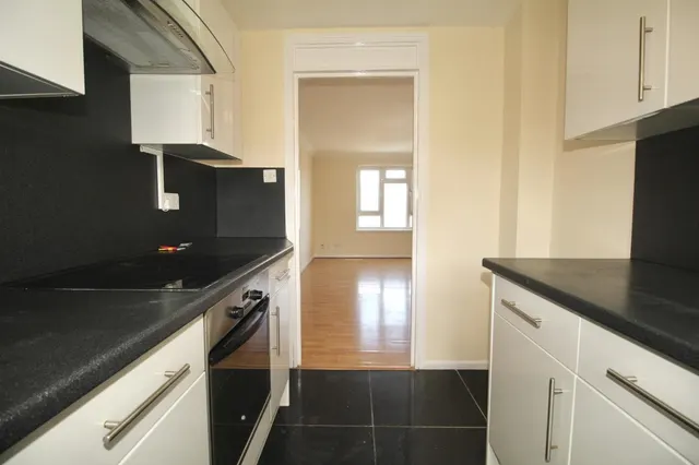 Landau Way, Turnford, photo 3