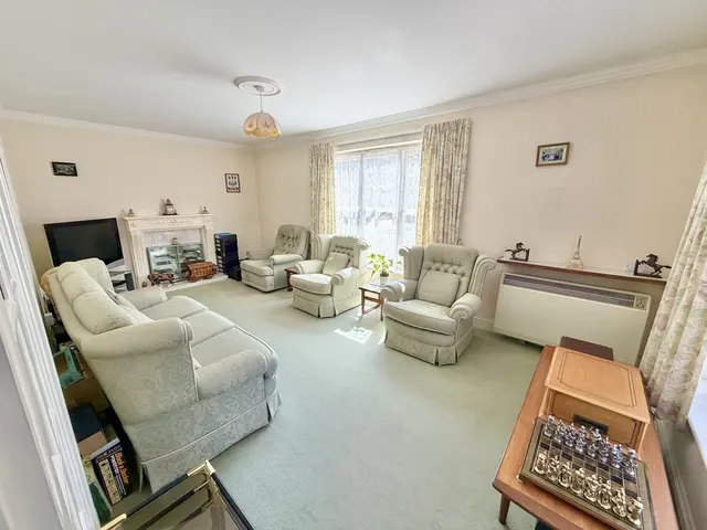 Mytchett, Camberley, photo 2
