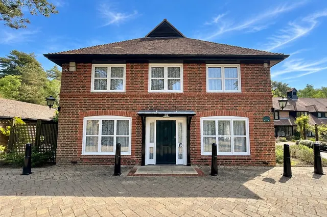 Mytchett, Camberley, photo 1