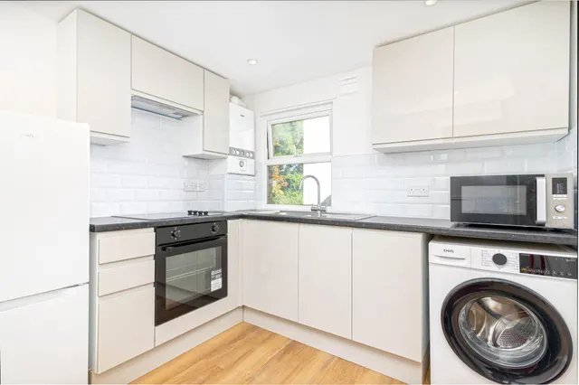 Hurstbourne Road, Forest Hill, SE23, photo 2