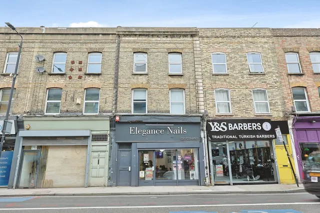Battersea Park Road, London, SW11, photo 1