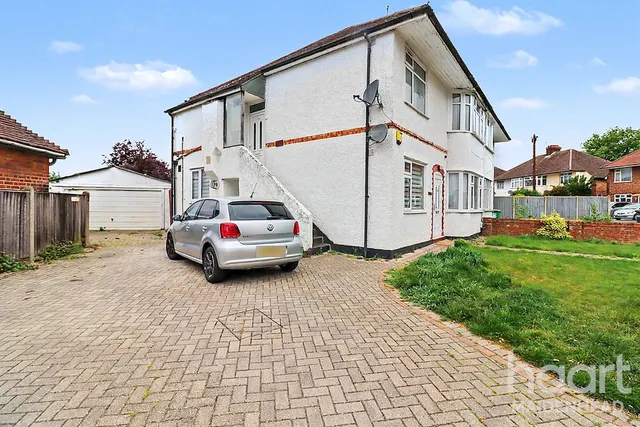 Northcroft, Slough, SL2, photo 1