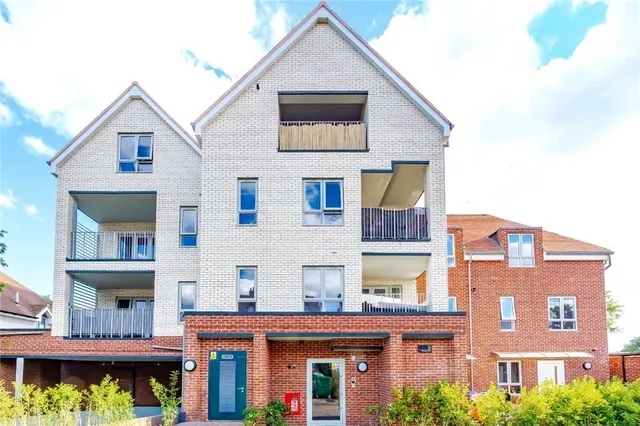 Russell Hill, Purley, CR8, photo 1