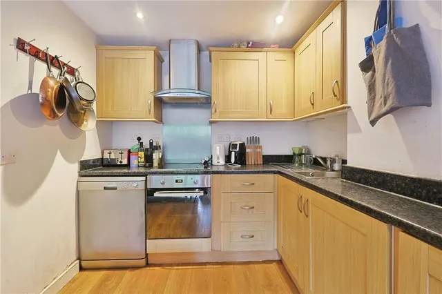 Photo 3 — Maysoule Road, Battersea, London, SW11