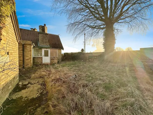 Old Road, Pegswood Cemetery Cottage Morpeth NE61 6SJ, NE61, photo 3