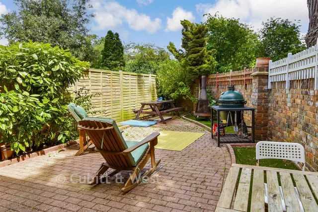 Springfield Gardens, Worthing, BN13, photo 2