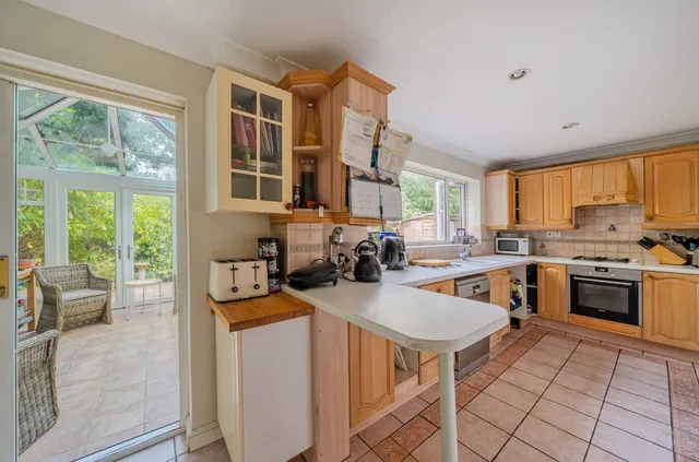 Barrens Close, Woking, GU22, photo 3