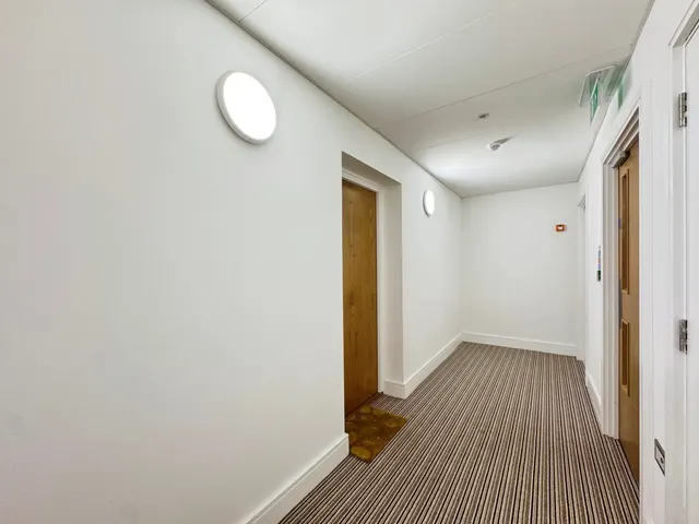 Silverworks Close, NW9, photo 2