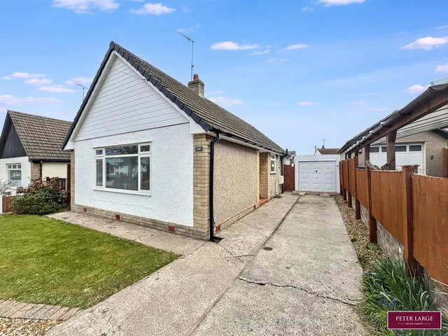 Ffordd Penrhwylfa, Prestatyn, Denbighshire, LL19 8BS, photo 1