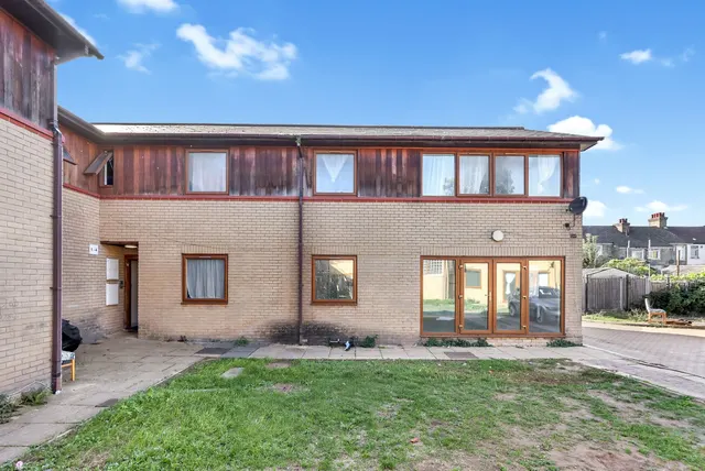 Sparsholt Road, Barking, IG11, photo 2