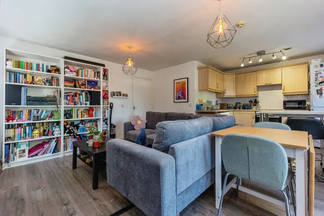 Marland Way, Stretford, M32, photo 3