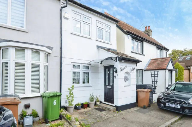 Springfield, Bushey Heath, Bushey, photo 1