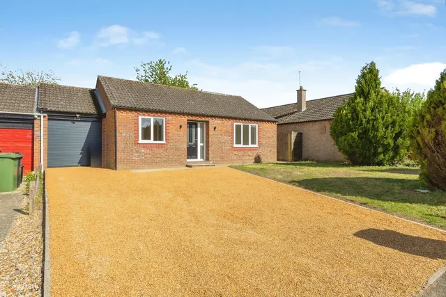 Lovell Gardens, Watton, Thetford, Norfolk, IP25, photo 1
