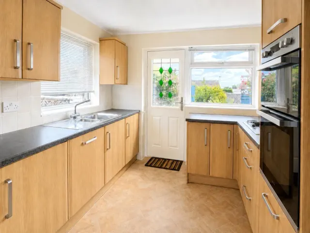 Photo 3 — Fern Green, Hailsham, East Sussex, BN27