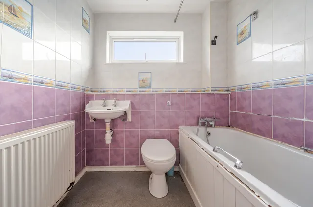 Howe Road, Gosport, PO13, photo 3