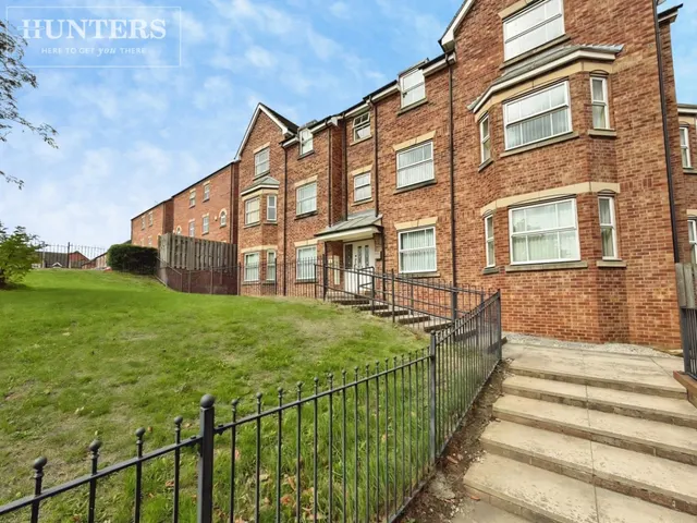 Aston Chase, Hemsworth, WF9, photo 1