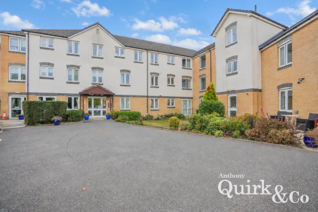 London Road, Benfleet, SS7, photo 1