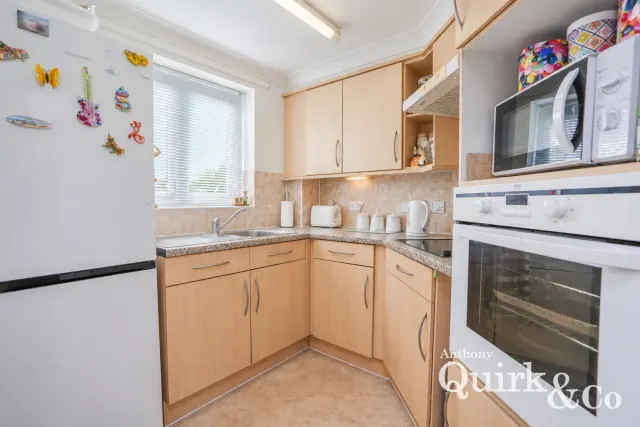 London Road, Benfleet, SS7, photo 2