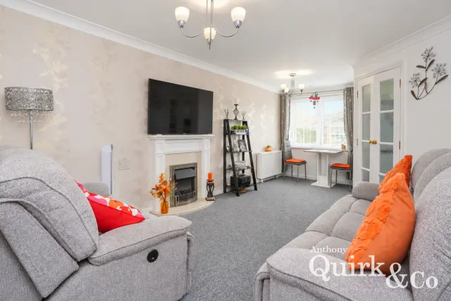 London Road, Benfleet, SS7, photo 3