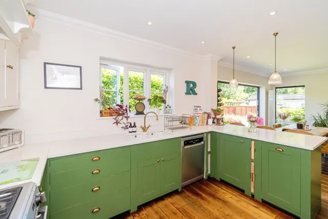 Princes Crescent, Lyndhurst, SO43, photo 2