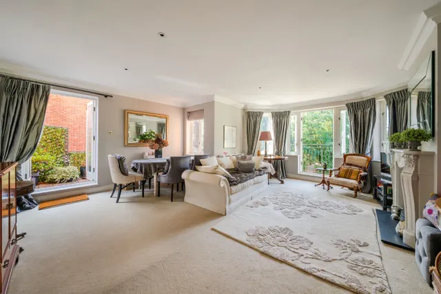 Photo 3 — Wimbledon Hill Road, London, SW19