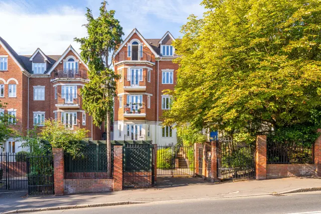 Wimbledon Hill Road, London, SW19, photo 1