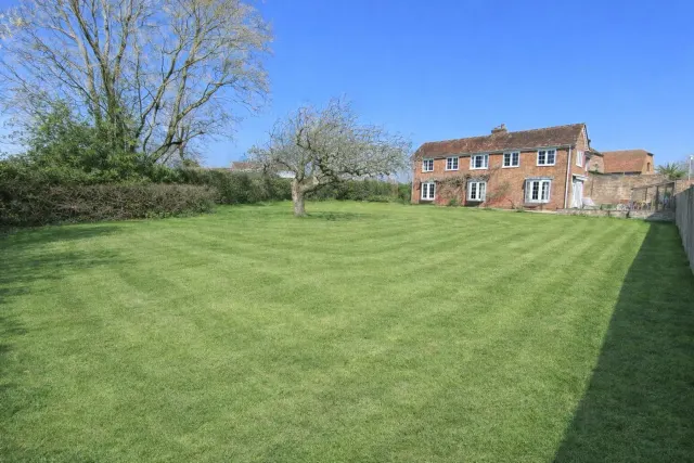 Photo 2 — Ersham Road, Hailsham, East Sussex, BN27