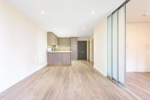 Photo 2 — Flat 29, Capri House, 1 Beaufort Square, London