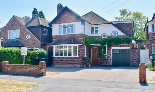 Overdale, Ashtead, KT21, photo 1