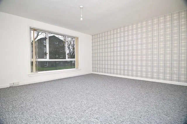 Photo 3 — Cedar Road, Cumbernauld, G67 3AS