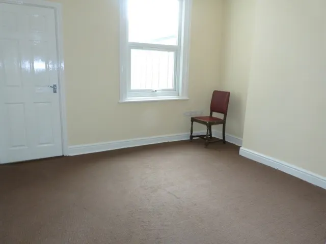 Weston Road, GL1, photo 2