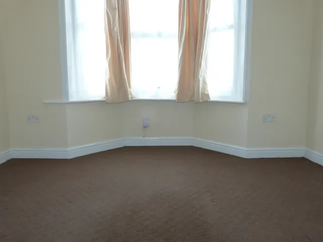 Weston Road, GL1, photo 3