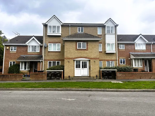 Barnum Court, Swindon, SN2, photo 1
