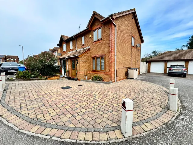 Appleford Drive, Minster On Sea, ME12, photo 1