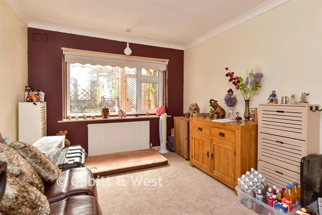 Mackie Avenue, Patcham, BN1, photo 2