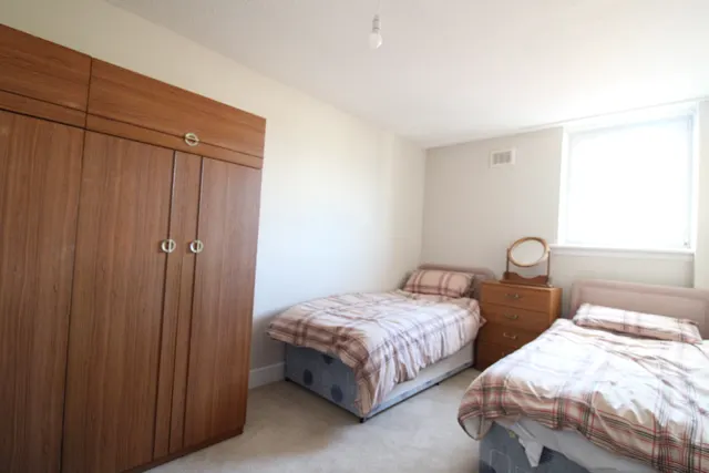 Charles Place, Greenock, PA15, photo 3