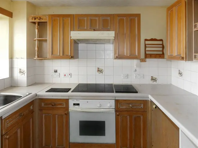 Guildford Road, Rustington, photo 3