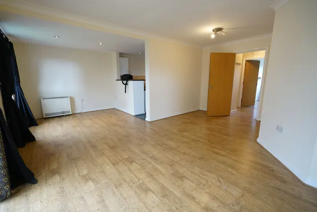 Photo 3 — Southwell Close, Grays, Essex, RM16 6AZ