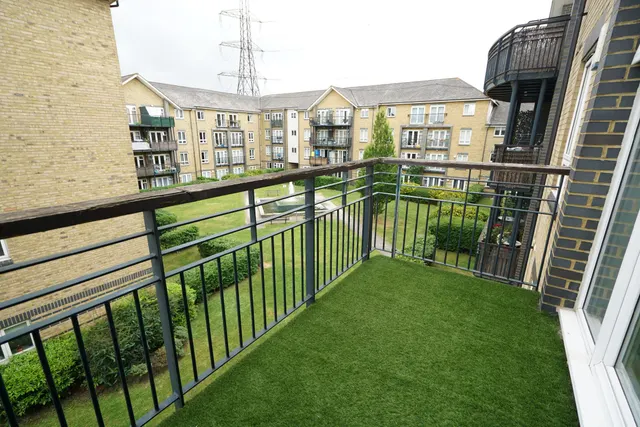 Photo 2 — Southwell Close, Grays, Essex, RM16 6AZ