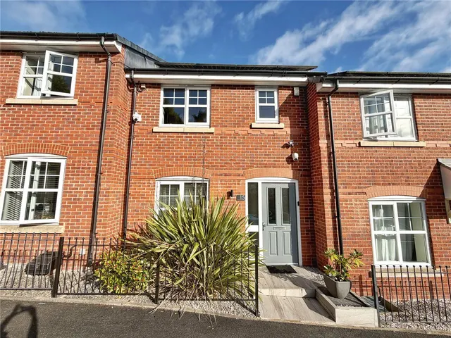Longshaw Close, Crumpsall, M8, photo 1