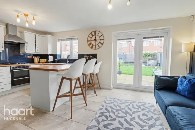 Defiant Close, Nottingham, NG15, photo 3