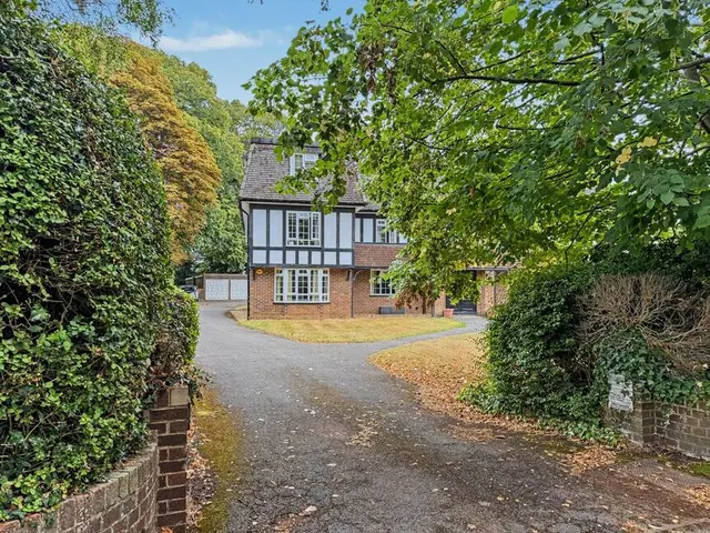 Cavendish Place, Dean Park, BH1, photo 2