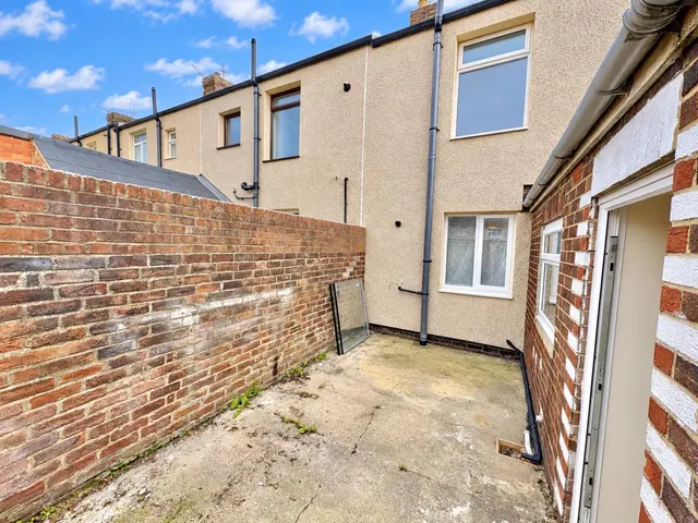 West Chilton Terrace, Chilton, DL17, photo 2