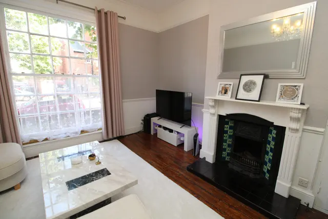 Photo 2 — Flat 10, Crescent Court, Bedford, 14 The Crescent, MK40 2RU