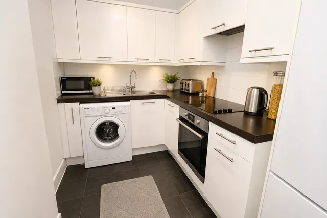 Photo 3 — Flat 10, Crescent Court, Bedford, 14 The Crescent, MK40 2RU