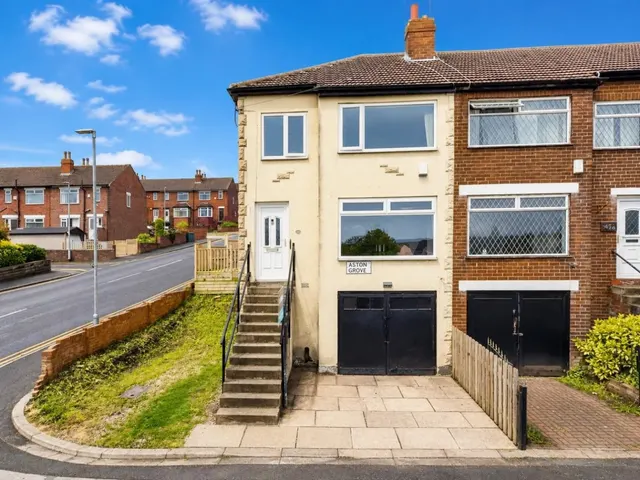 Aston Grove, Bramley, Leeds, photo 1
