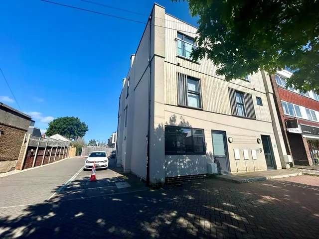 Cooden Sea Road, Bexhill, photo 1