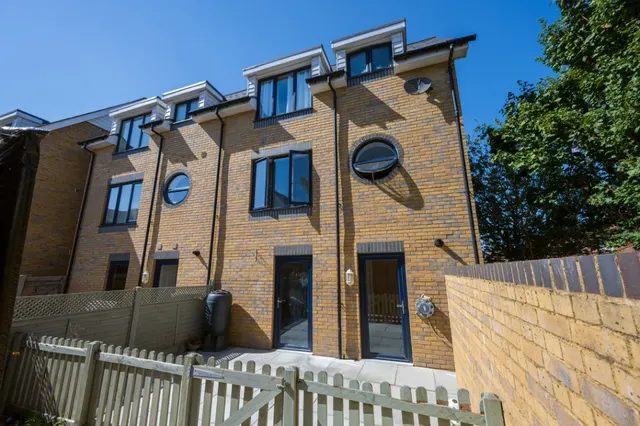 Barton Mews, Whitstable, photo 2